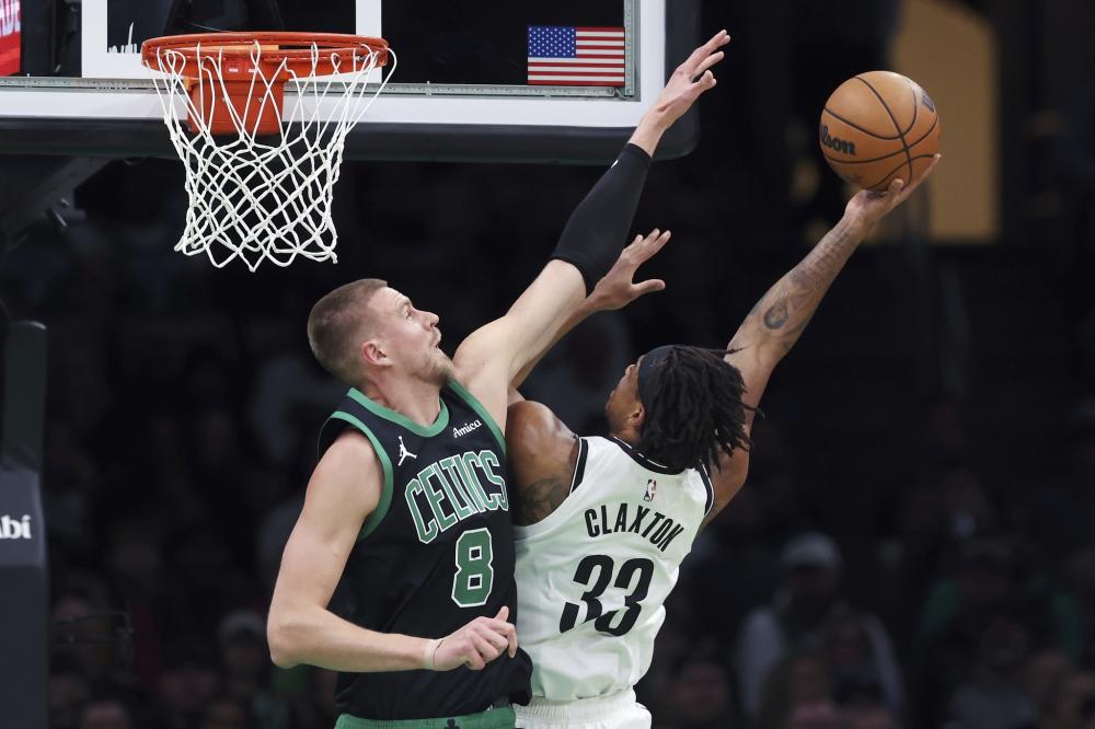 虽然两队各 虽然两队各