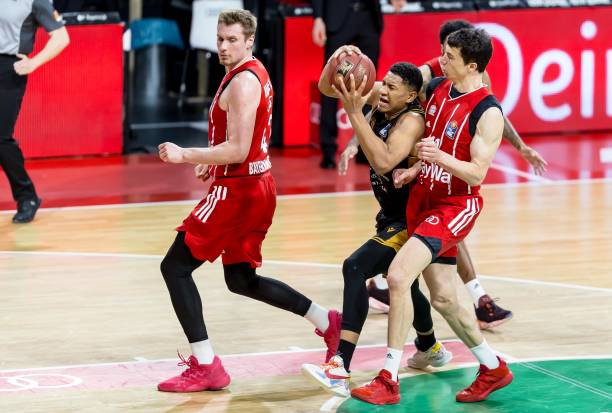 名人面对媒 名人面对媒